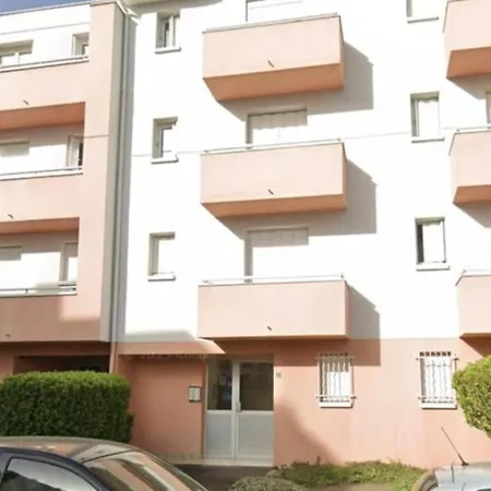 Joli En Rdc Appartement